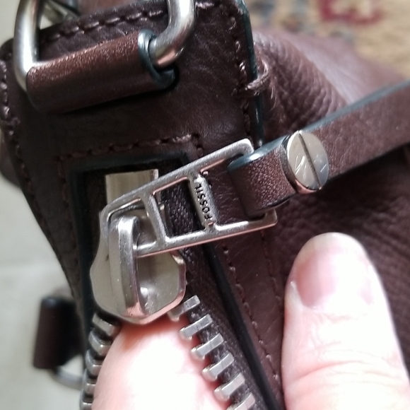 Fossil cow leather crossbody bag. - Picture 7 of 12